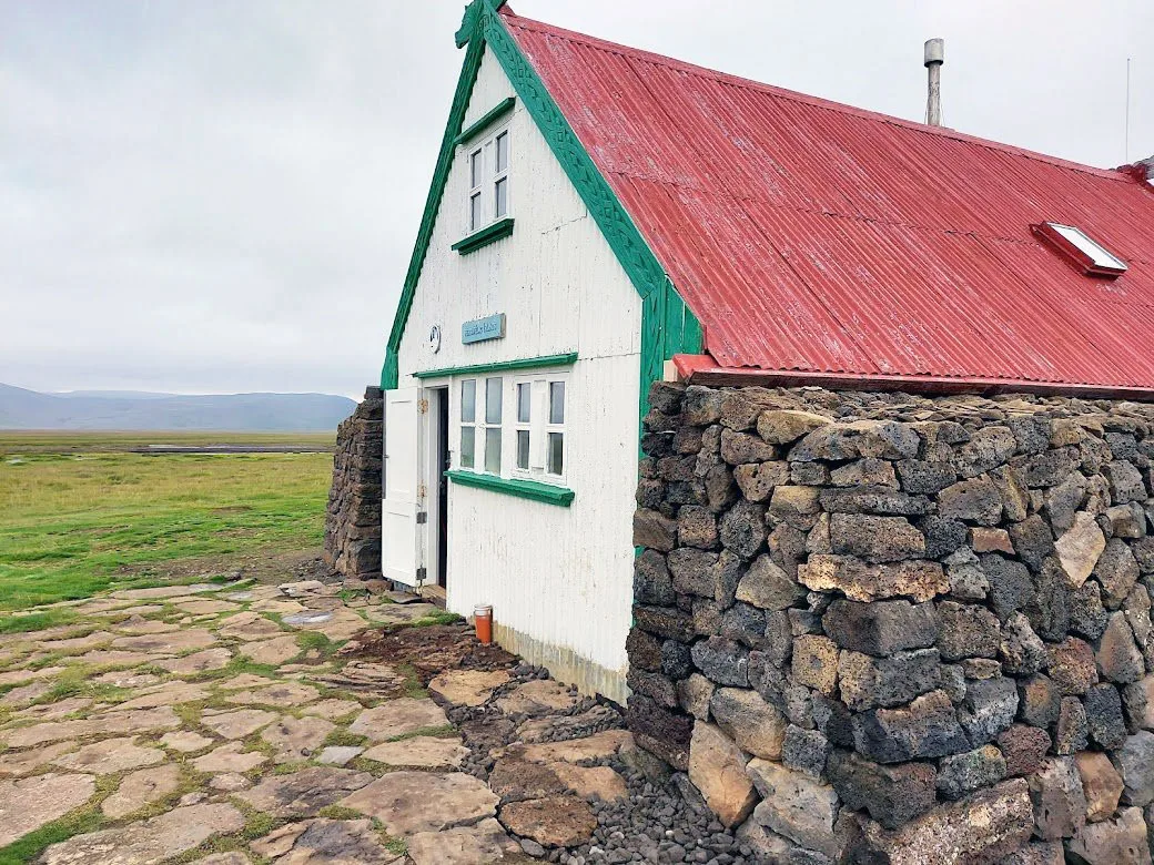 Hvítárnes / Skáli