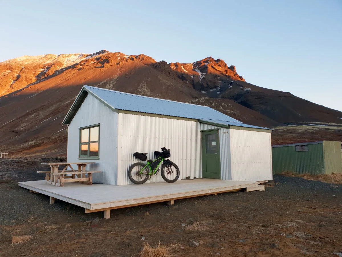 Hlöðuvellir / Skáli